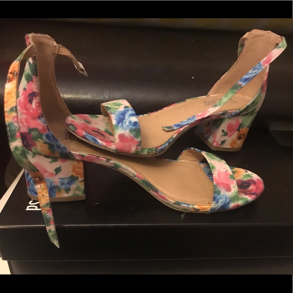 Pink Flower Print Sandals